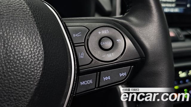 Toyota RAV4 2021 — photo 31