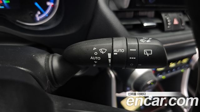 Toyota RAV4 2021 — photo 32