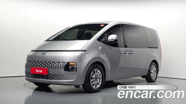 Hyundai Staria 2023 — photo 1