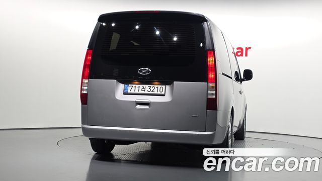 Hyundai Staria 2023 — photo 4