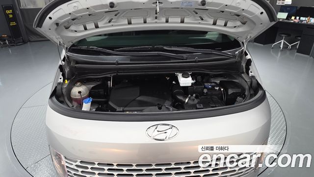 Hyundai Staria 2023 — photo 6