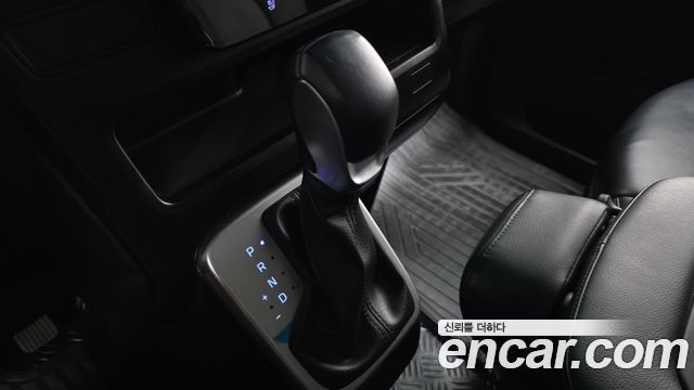 Hyundai Staria 2023 — photo 9