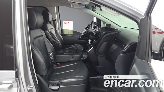 Hyundai Staria 2023 — photo 11