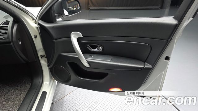 Renault Korea SM5  2016 — photo 14