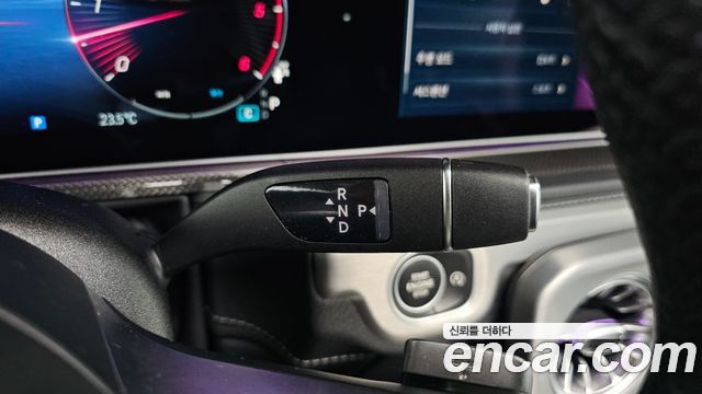 Mercedes-Benz G-Class 2025 — photo 12