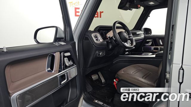 Mercedes-Benz G-Class 2025 — photo 13