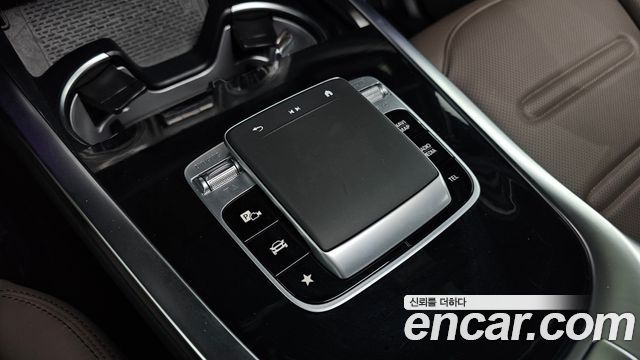 Mercedes-Benz G-Class 2025 — photo 27