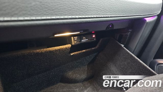 Mercedes-Benz G-Class 2025 — photo 28