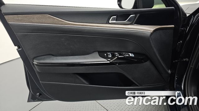 Kia K5 2022 — photo 14