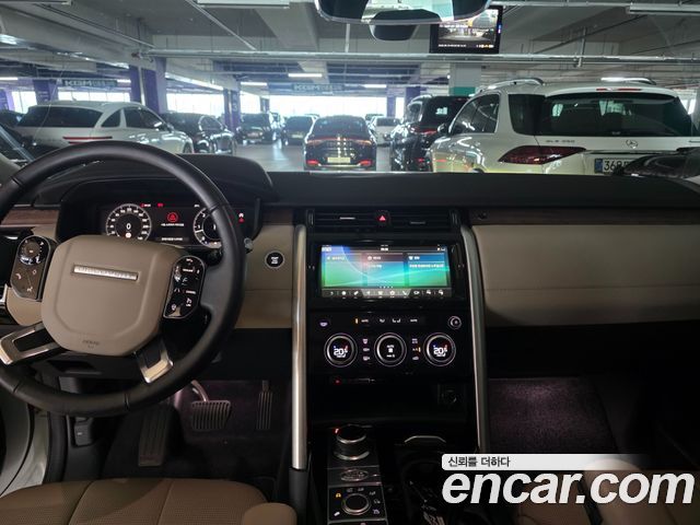 Land Rover Discovery 2020 — photo 13