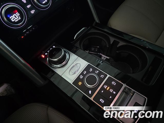 Land Rover Discovery 2020 — photo 14