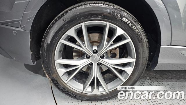 Audi Q8 2021 — photo 5