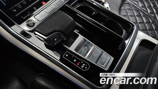 Audi Q8 2021 — photo 9