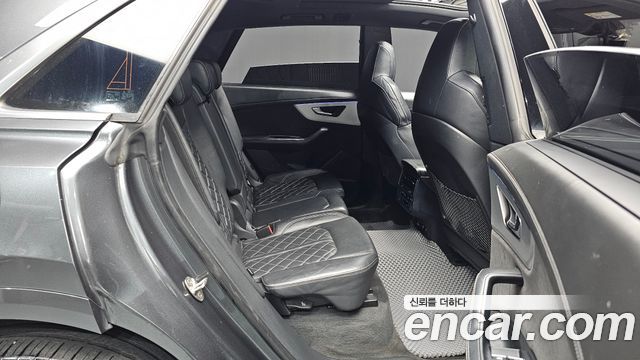 Audi Q8 2021 — photo 11