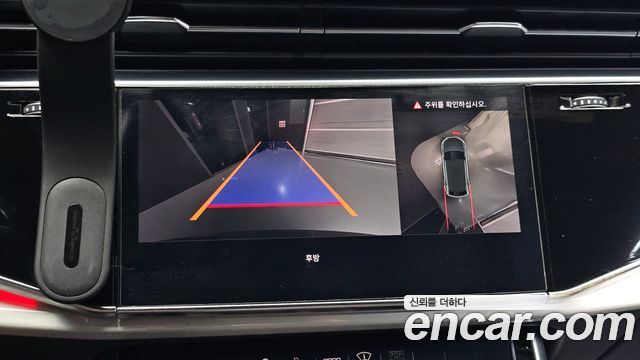 Audi Q8 2021 — photo 14