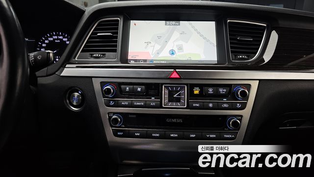 Genesis G80 2019 — photo 19