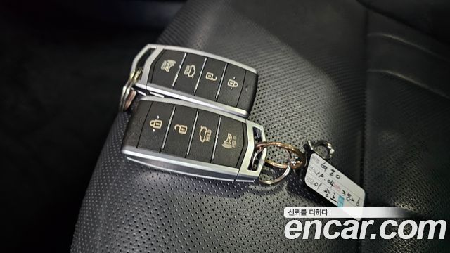 Genesis G80 2019 — photo 22
