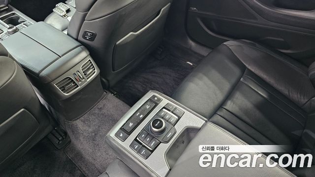 Genesis G80 2019 — photo 25