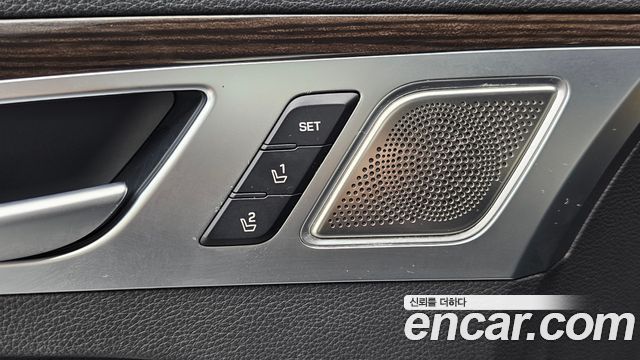 Genesis G80 2019 — photo 32