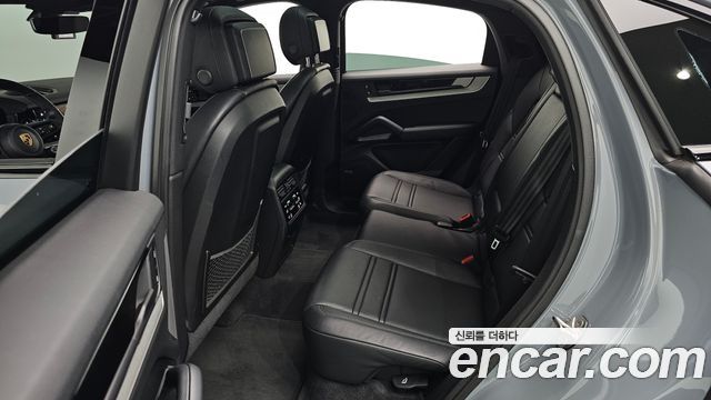 Porsche Cayenne 2024 — photo 18