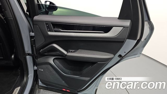 Porsche Cayenne 2024 — photo 15