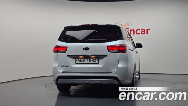 Kia Canival 2017 — photo 4
