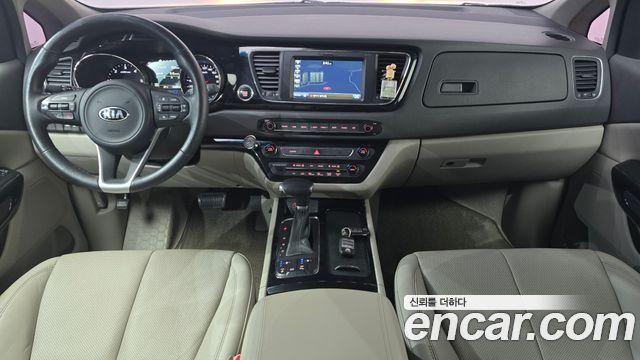 Kia Canival 2017 — photo 10