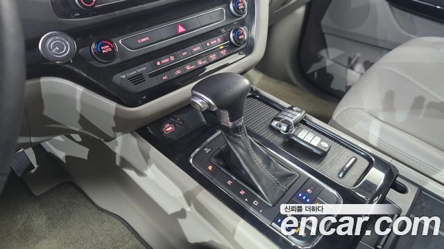 Kia Canival 2017 — photo 12