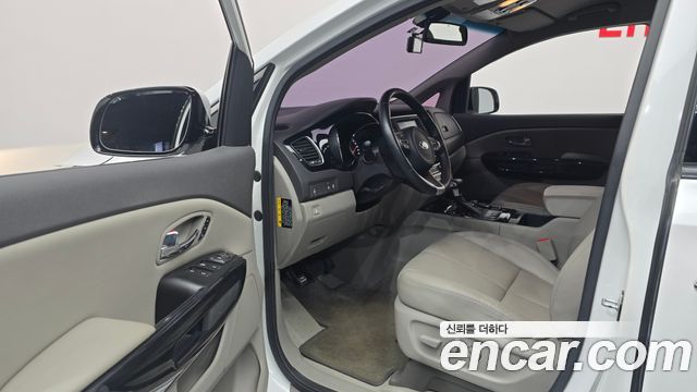 Kia Canival 2017 — photo 13
