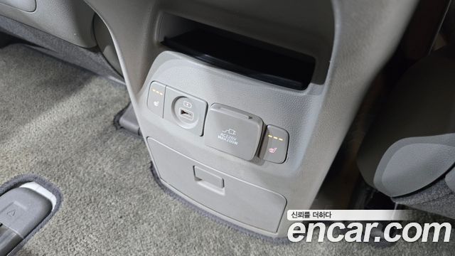 Kia Canival 2017 — photo 24