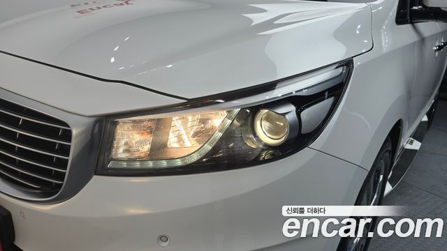 Kia Canival 2017 — photo 8