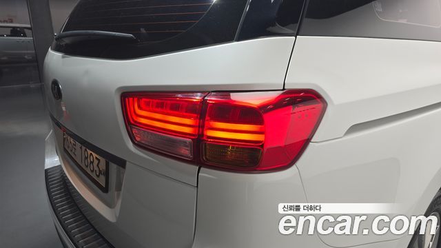 Kia Canival 2017 — photo 9