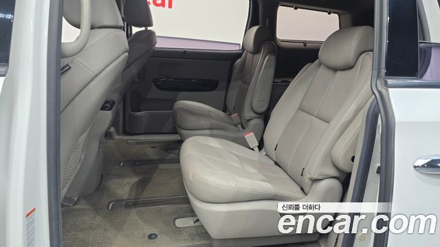 Kia Canival 2017 — photo 27