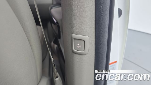 Kia Canival 2017 — photo 30