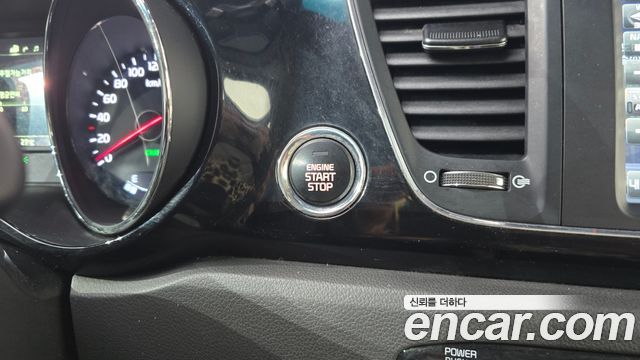 Kia Canival 2017 — photo 31