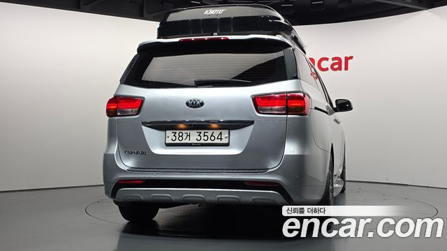 Kia Canival 2015 — photo 4