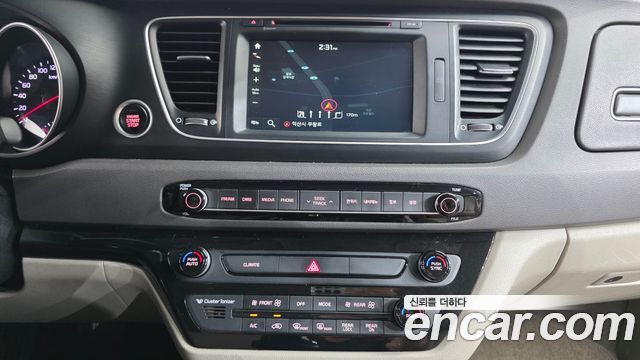 Kia Canival 2015 — photo 14