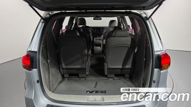 Kia Canival 2015 — photo 20