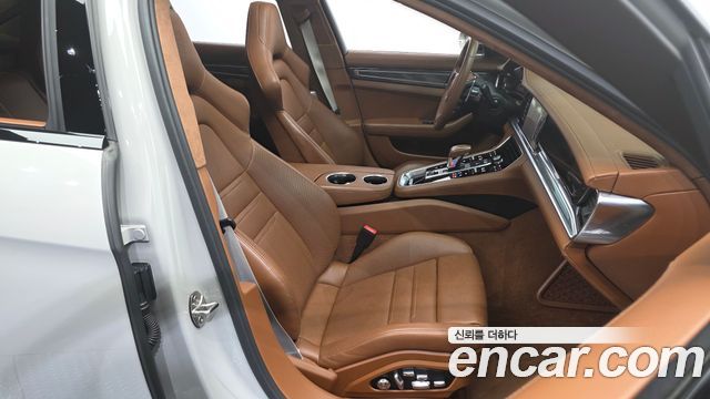 Porsche Panamera 2021 — photo 17