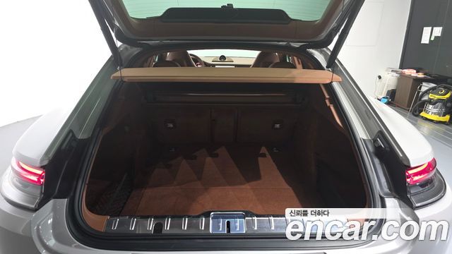 Porsche Panamera 2021 — photo 26