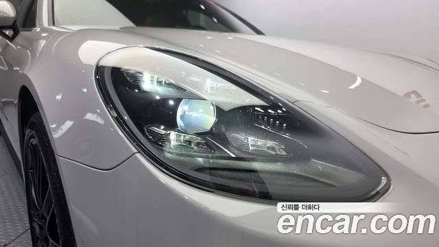 Porsche Panamera 2021 — photo 8