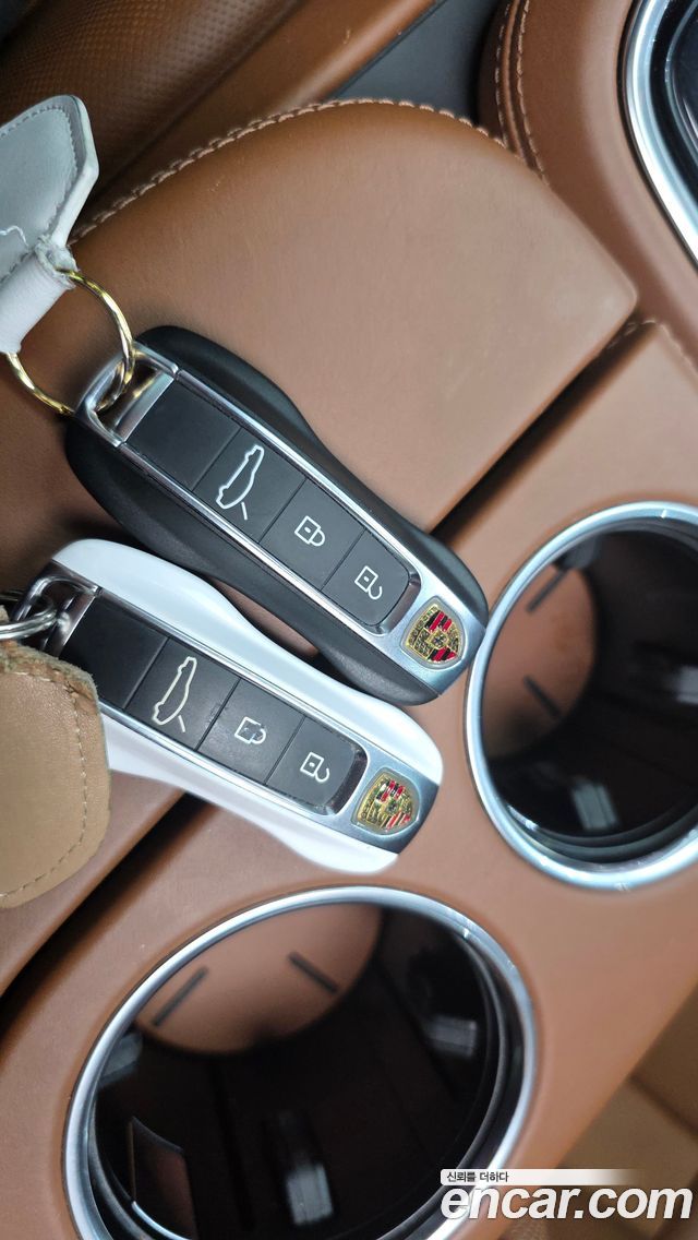 Porsche Panamera 2021 — photo 30