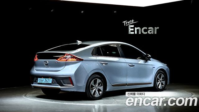 Hyundai Ioniq 2018 — photo 2