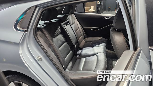 Hyundai Ioniq 2018 — photo 11
