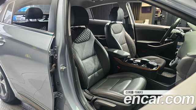 Hyundai Ioniq 2018 — photo 12