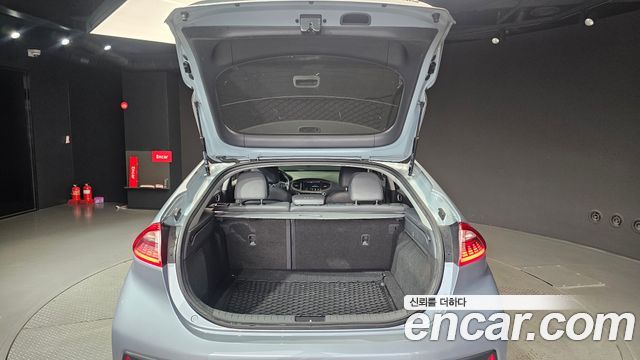 Hyundai Ioniq 2018 — photo 20