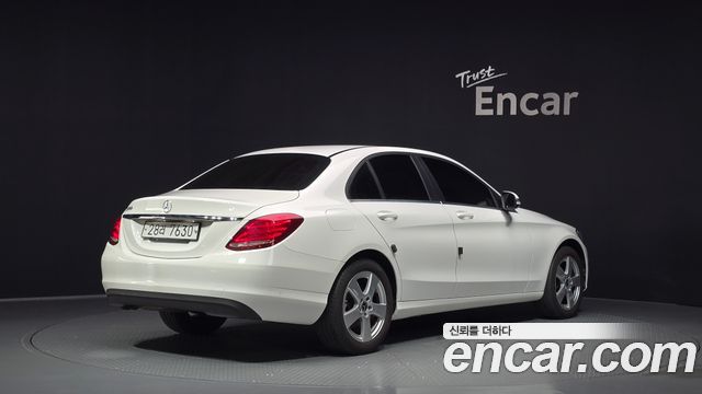 Mercedes-Benz C-Class 2017 — photo 2