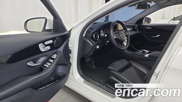 Mercedes-Benz C-Class 2017 — photo 10