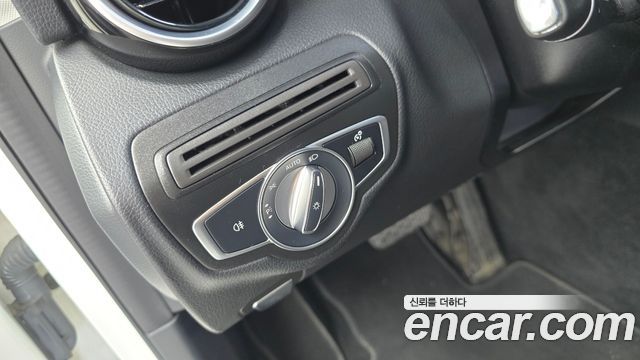 Mercedes-Benz C-Class 2017 — photo 19