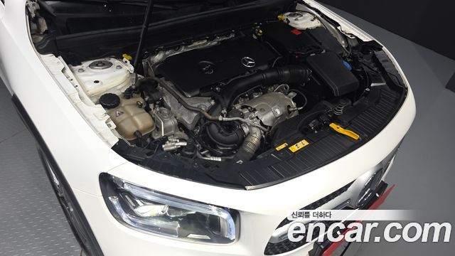 Mercedes-Benz GLB-Class 2020 — photo 6